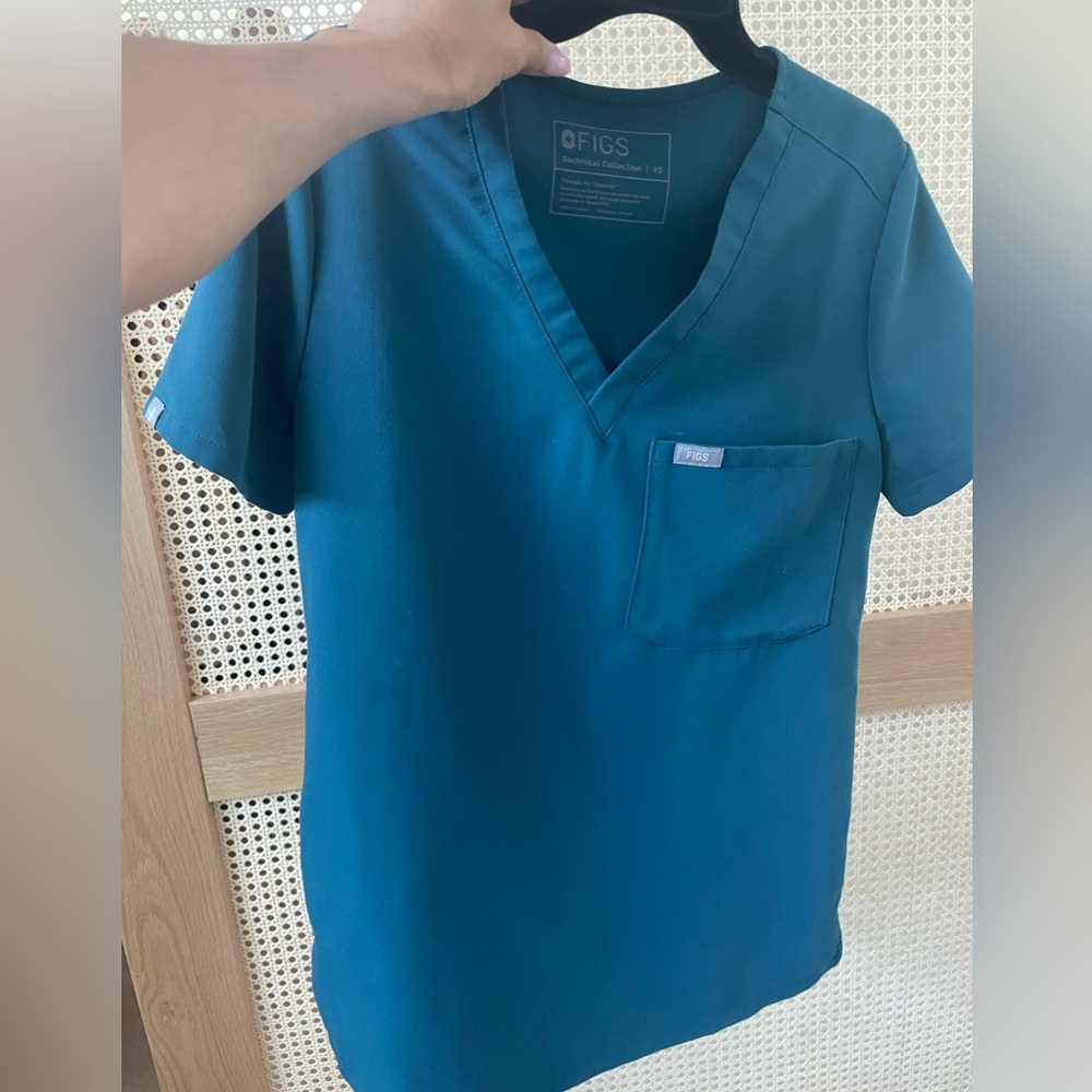 Figs Scrubs Catarina One-Pocket Scrub Top XS and Pants XS/P in Caribbean Blue